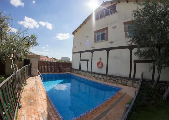 La Charca De La Dehesa * Casas del Monte