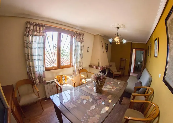 La Charca De La Dehesa Casas del Monte