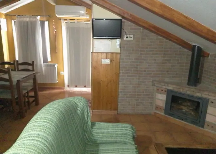 La Charca De La Dehesa * Casas del Monte